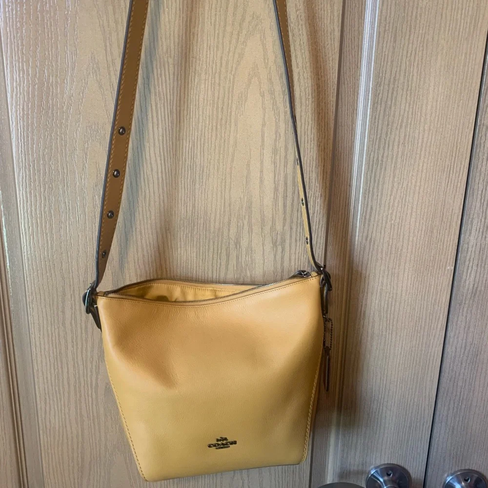 Leather Dufflete - Picture 2 of 9